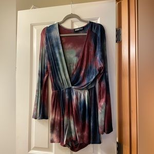 Audrey 3+1 tie-dye romper in size Large. like new.